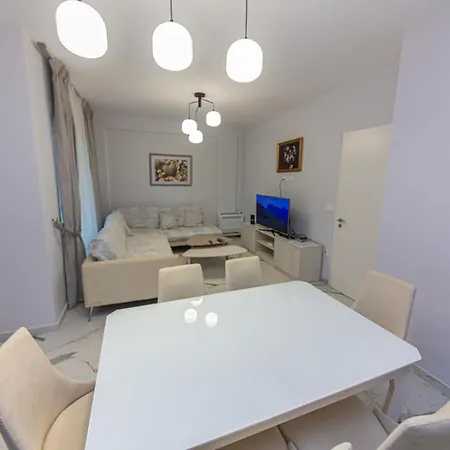 Luxury 5 * Vlorë