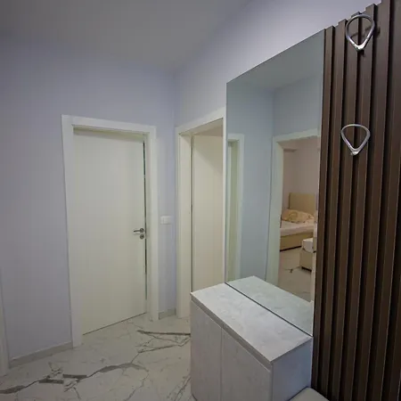 Luxury 5 Apartment