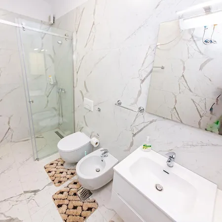Luxury 5 * Vlorë